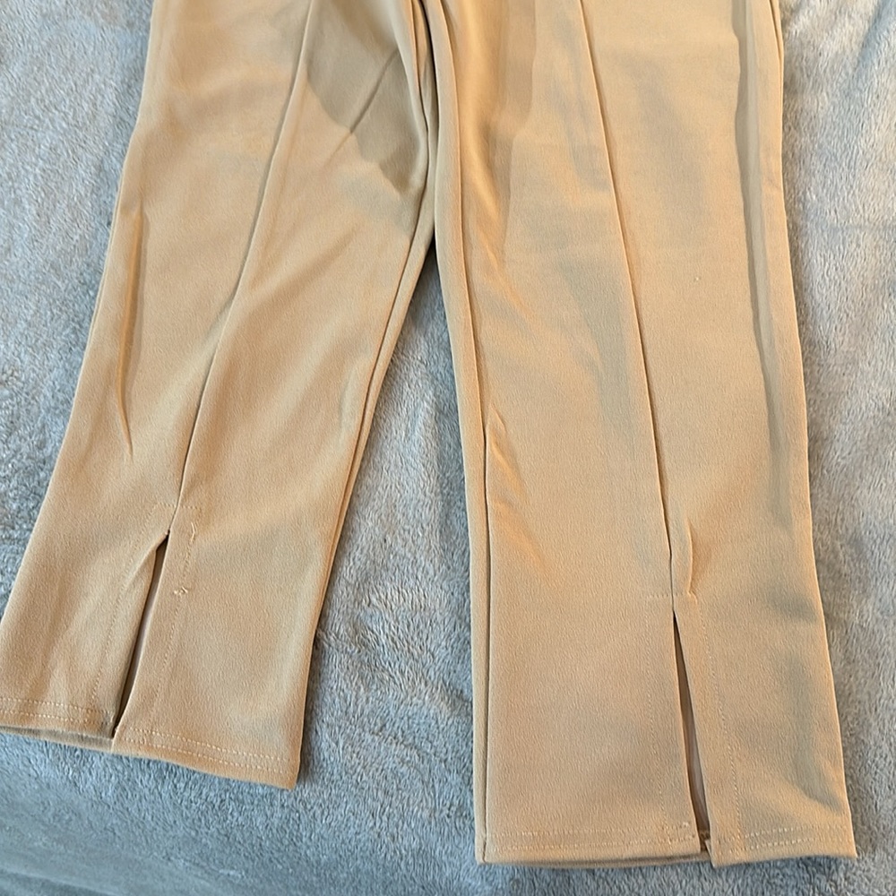 New Cream Split Front Cropped Leggings - Picture 7 of 7